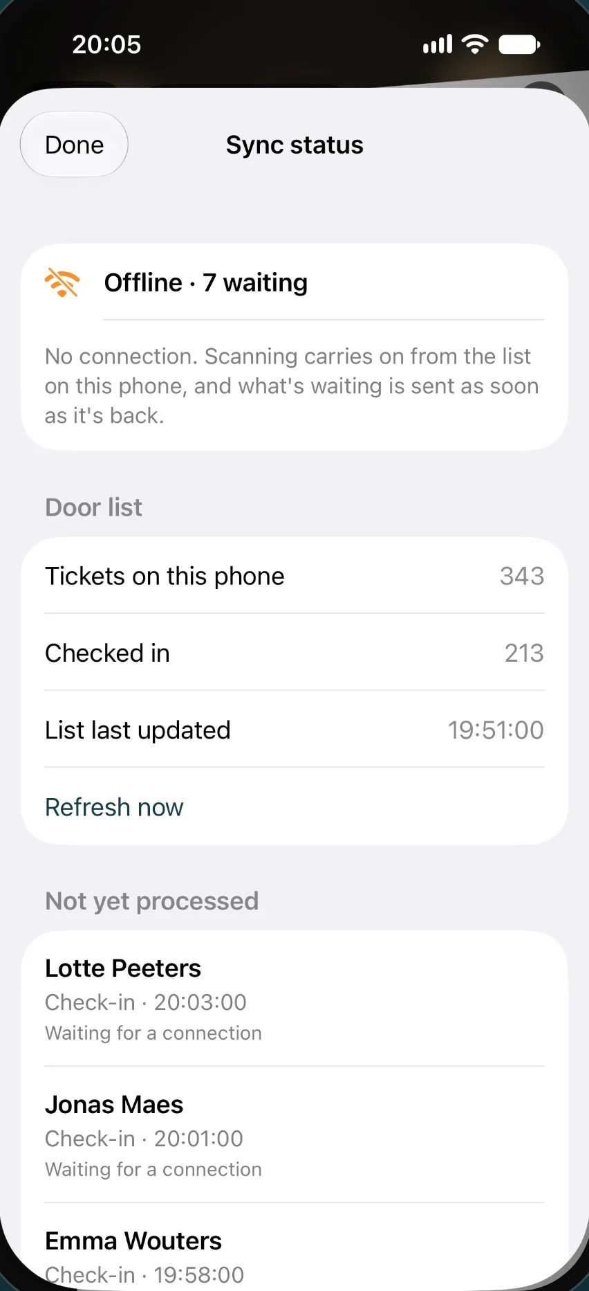 The check-in app without a connection, with seven check-ins waiting to be sent.