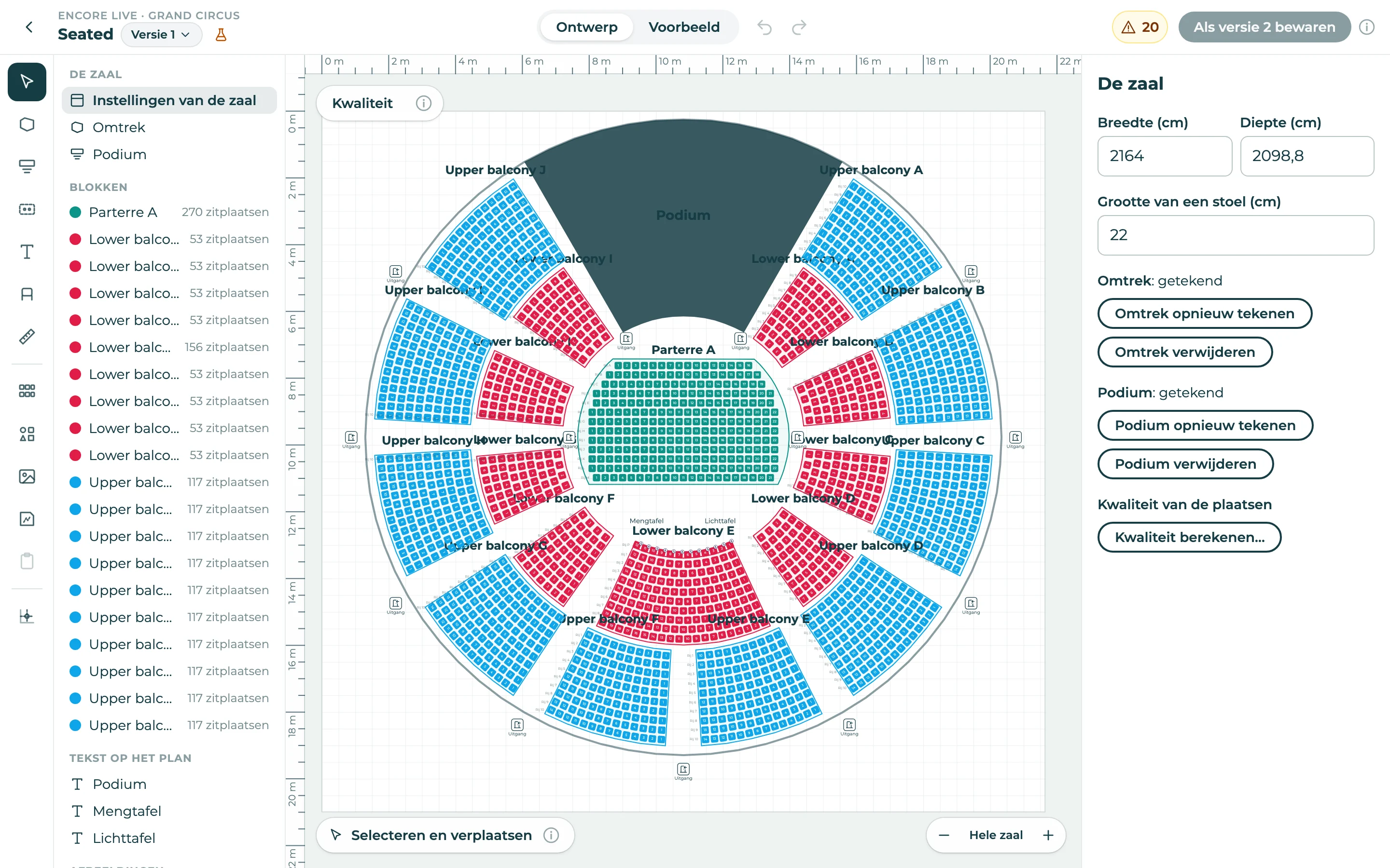 De zaalplaneditor: een zaal met een podium, gebogen vakken met stoelen, uitgangen en een lijst van de vakken.